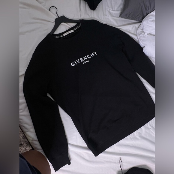 GIVENCHY CREWNECK authentic - Picture 2 of 6
